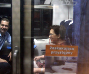 Kopacz szuka Polaków w pociągu