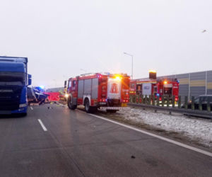 Chojny. Śmiertelny wypadek na S8. Cztery osoby nie żyją [ZDJĘCIA].