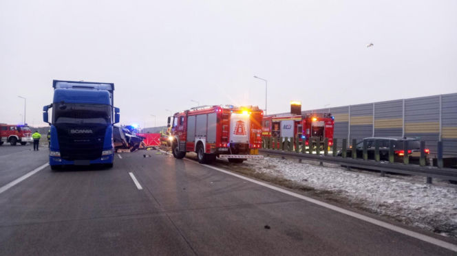 Chojny. Śmiertelny wypadek na S8. Cztery osoby nie żyją [ZDJĘCIA].