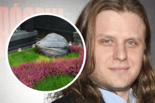 Grób Piotra Woźniaka-Staraka to straszny widok! Deski i wystające pręty [WIDEO]