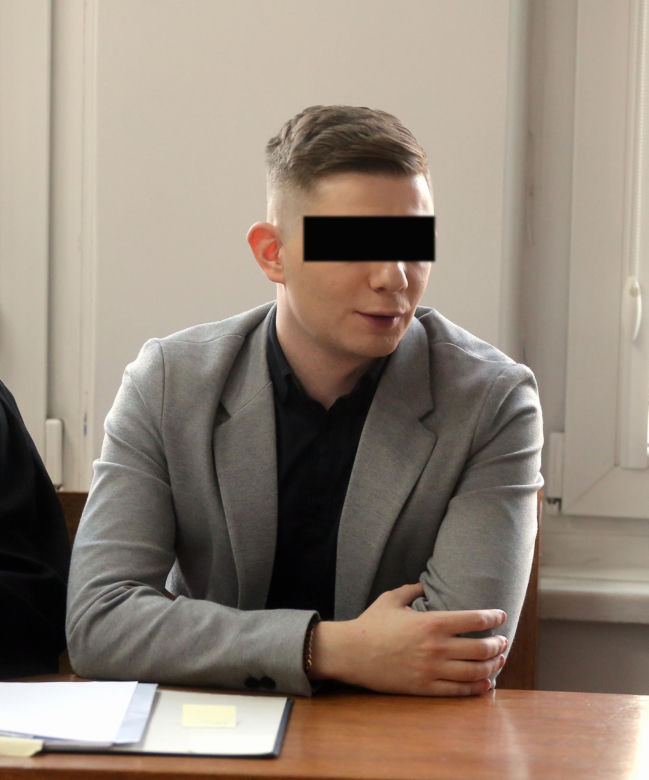 Tak zatrzymywali Patryka D. Policjanci zeznali przed sądem jak wyprowadzali z mieszkania kierowcę białego porsche