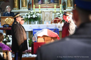 Ruszył na ratunek i zapłacił za to najwyższą cenę. Poruszające pożegnanie 29-letniego Wojciecha