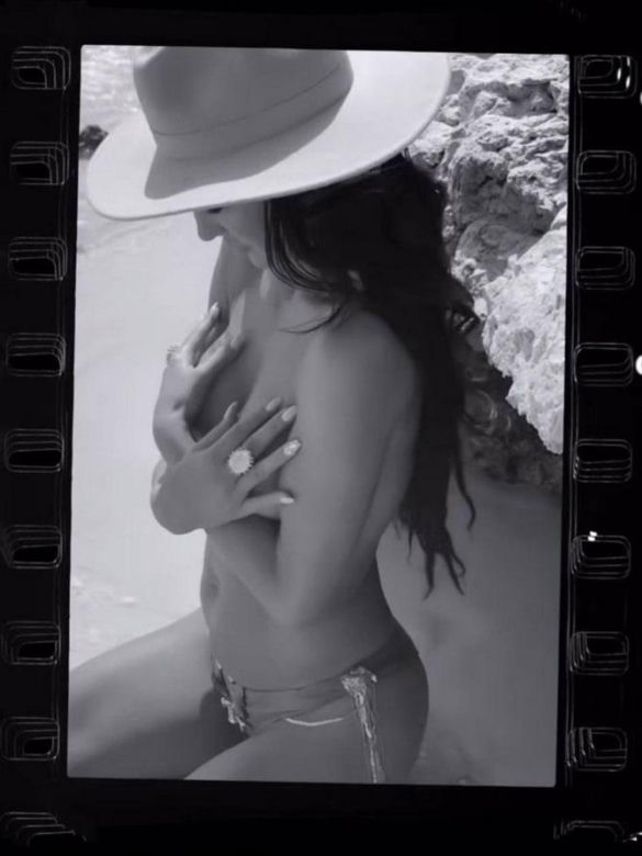 Justyna Steczkowska topless. Wygląda lepiej niż niejedna dwudziestolatka