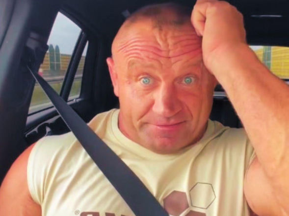 Ale wpadka Mariusza Pudzianowskiego na autostradzie! Obciach jak nie wiem
