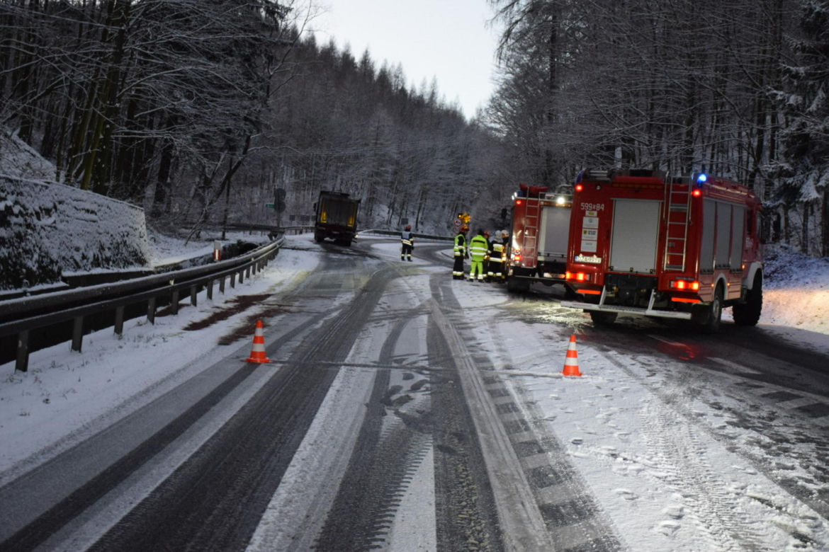 Kolizja w okolicach Dębowiny. Zablokowana DK8