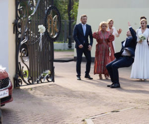 M jak miłość odc. 1562. Janek (Tomas Kollarik), Sonia (Barbara Wypych), Bartek (Arkadiusz Smoleński), Ula (Iga Krefft), Sobańska (Ewa Kasprzyk)