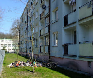  Policjant uratował człowieka tuż przed eksplozją