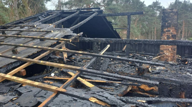 Jako strażak ratował życie i dorobek innych. Teraz ogień zniszczył jego dom