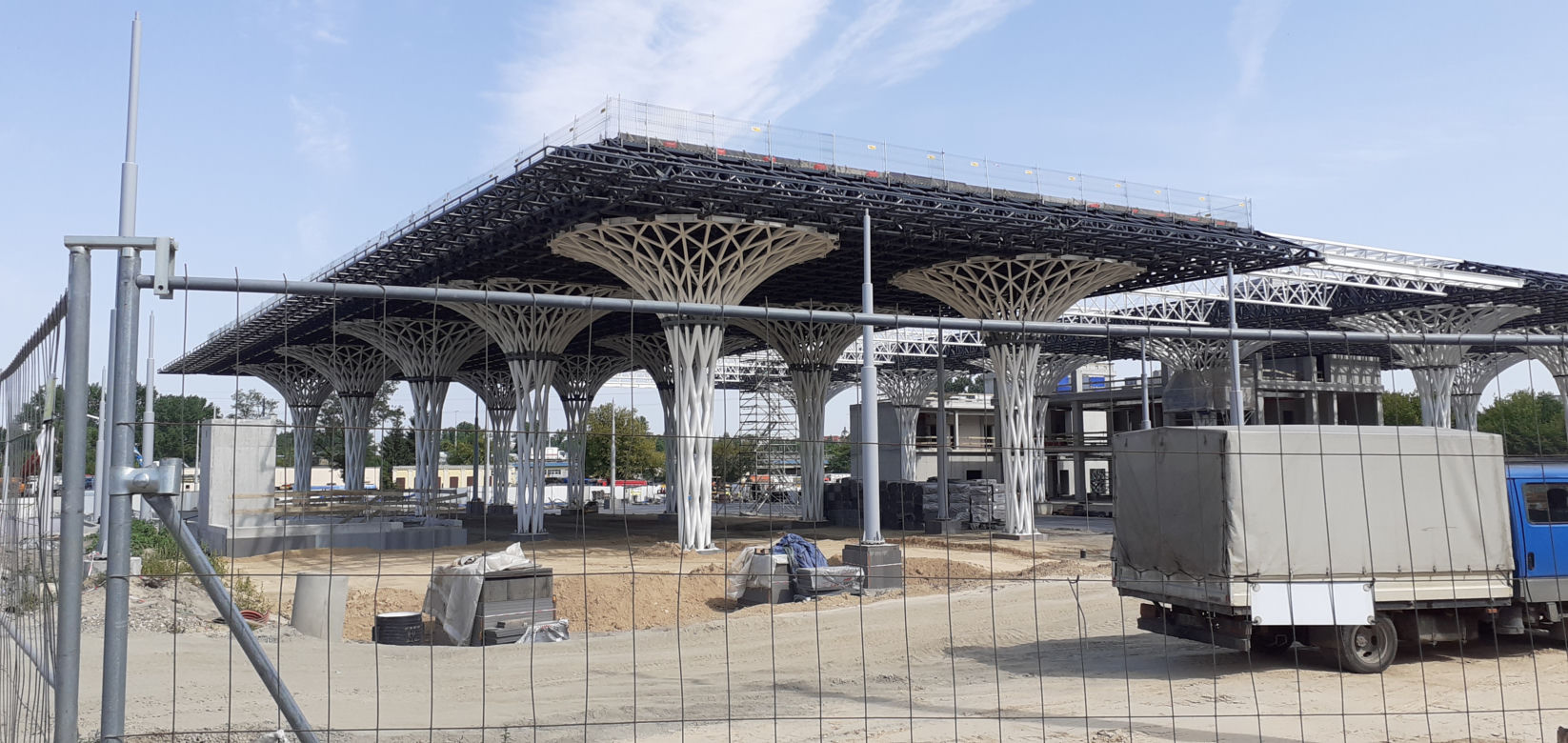 Dworzec Metropolitalny rośnie w oczach. Tak samo rosną jego koszty [GALERIA]