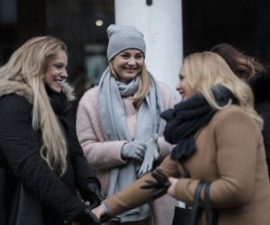 Przyjaciółki 11 sezon odc. 126. Anka (Magdalena Stużyńska) Patrycja (Joanna Liszowska) Inga (Małgorzata Socha)