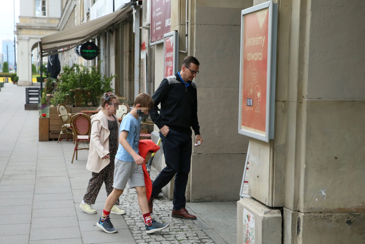 Mateusz Morawiecki. Zabrał dzieci na film o młodych detektywach