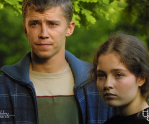 Na dobre i na złe. Tomek Burski (Bartosz Obuchowicz), Julka (Sara Muldner)