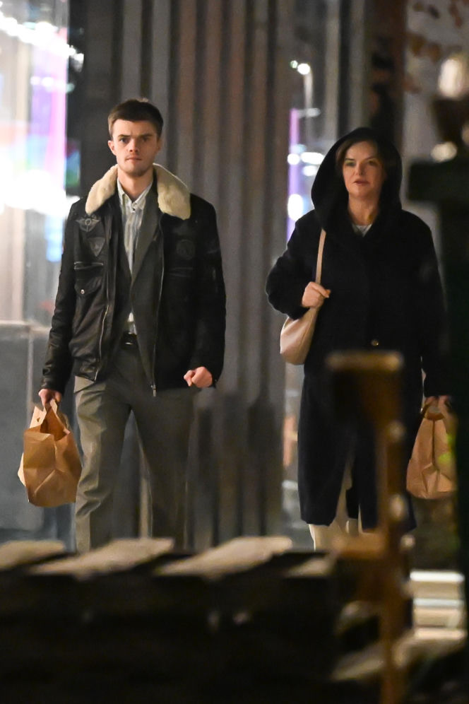 Monika Richardson z dzieckiem i pieskiem