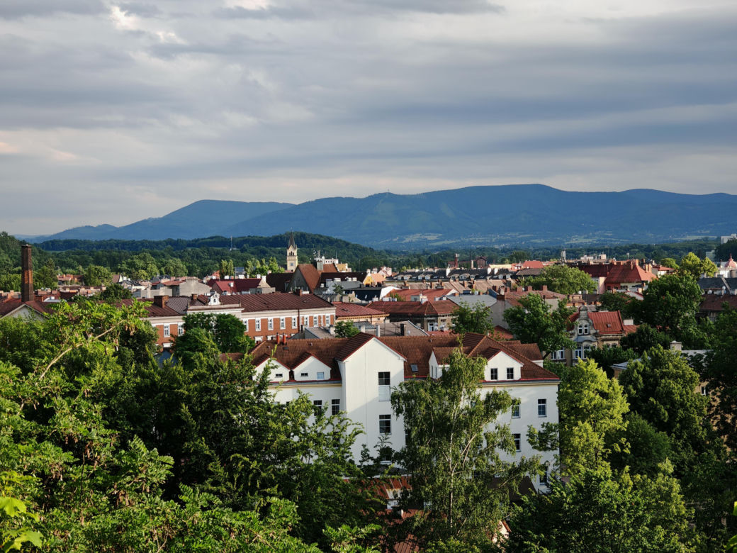 To jedno z najstarszych miast na Śląsku. Jest stolicą historycznej krainy