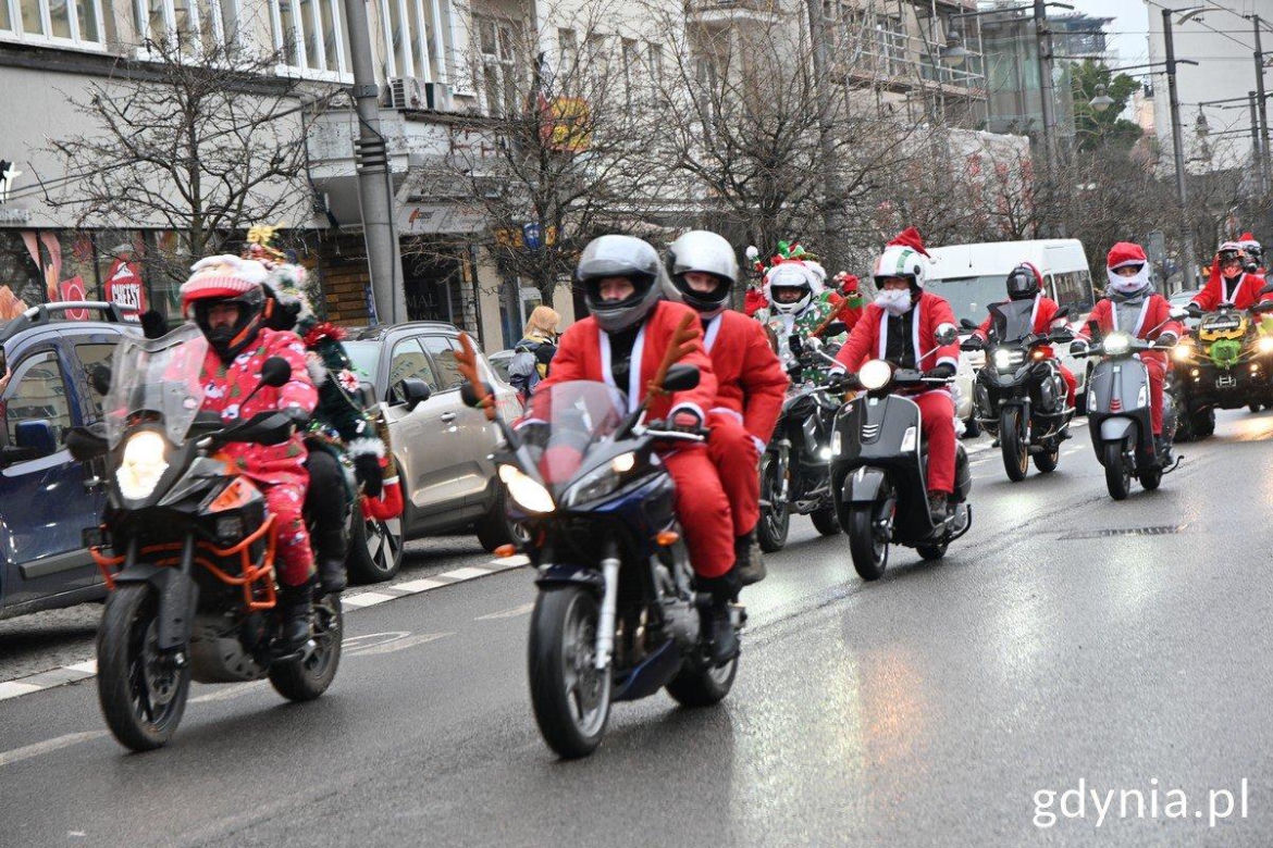 Mikołaje na Motocyklach 2024.  Barwna parada przejechała już po raz 22.