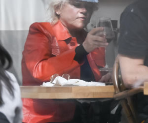 Katarzyna Figura przytula Maćka Musiałowskiego