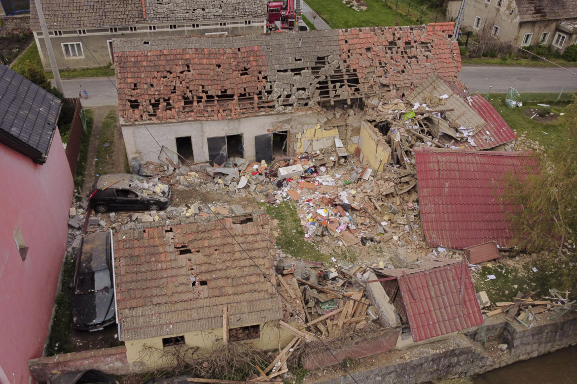 Gruzowisko zamiast domu. Straszny widok w Ożarach 