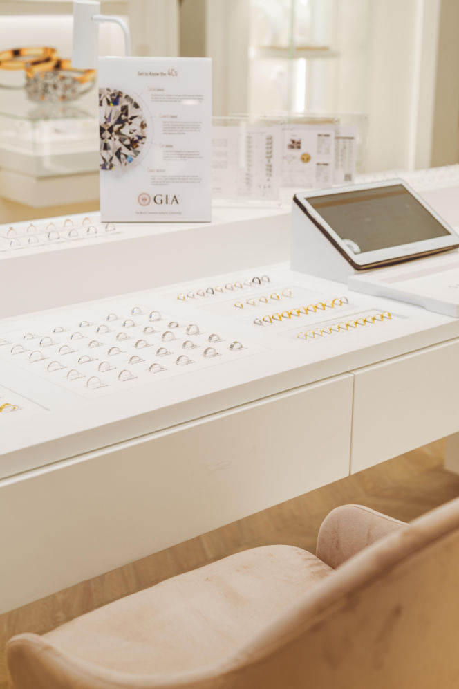 Ekspert radzi: Kiedy tańszy pierścionek zaręczynowy okazuje się najdroższym wyborem