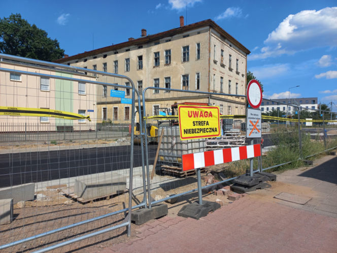 Znikną "kocie łby". Cała Święciechowska w Lesznie będzie asfaltowa