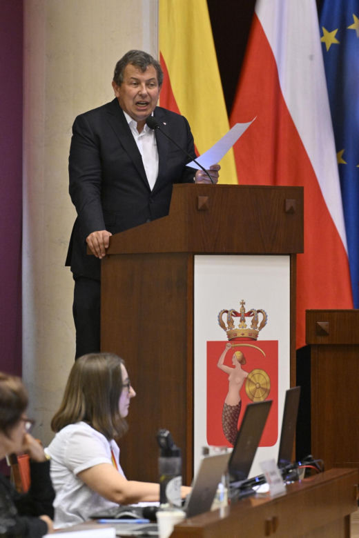 Wotum zaufania i absolutorium dla prezydenta Rafała Trzaskowskiego