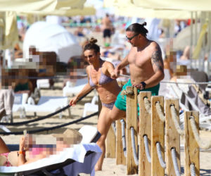 Edyta Herbuś na plaży