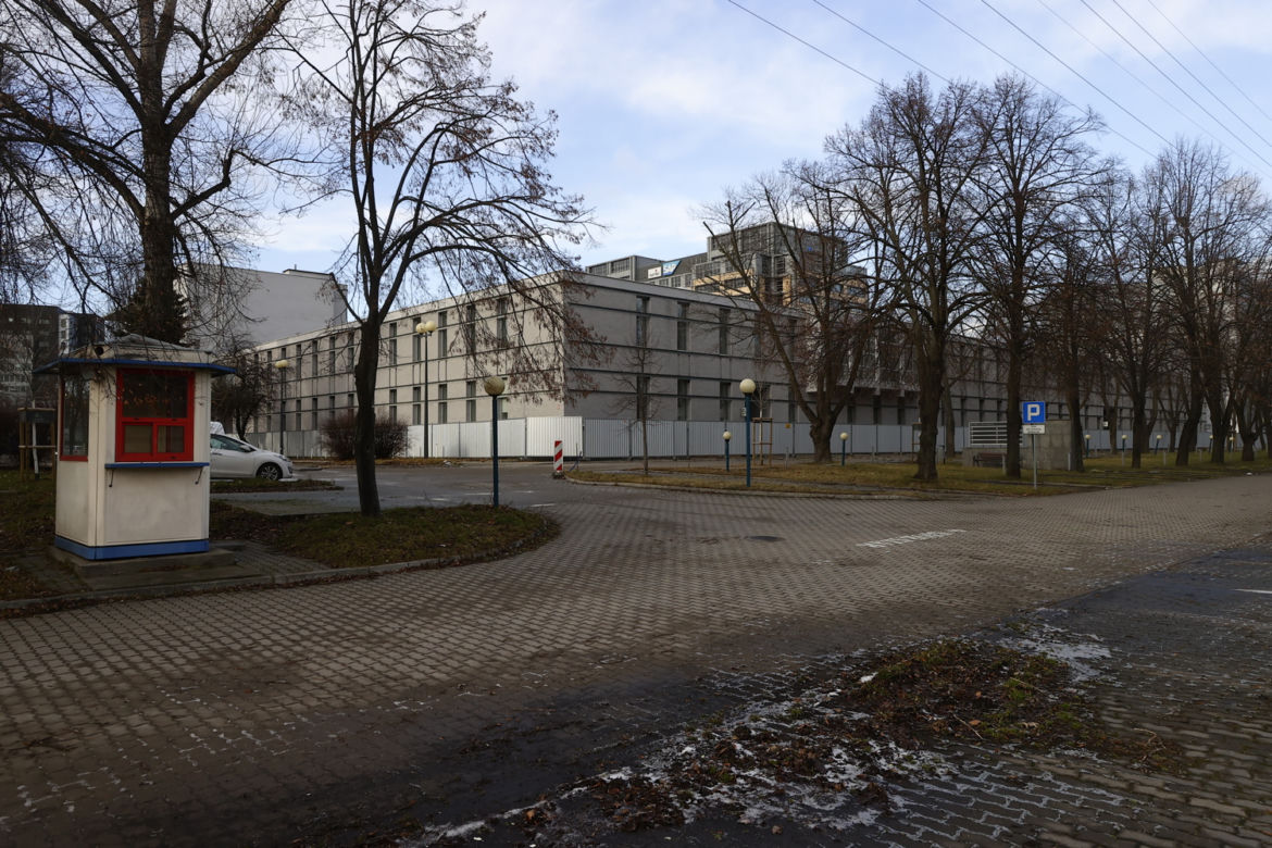 Wyburzą Mordor ? Wielkie sprzęty rozpruwają biurowce