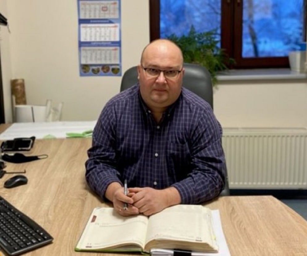 Brzeszcze. 66-latek umierał na chodniku. Uratował go urzędnik