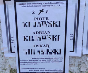 Pogrzeb zamordowanych chłopców w Płocku. Matka rozpacza nad urnami synków 