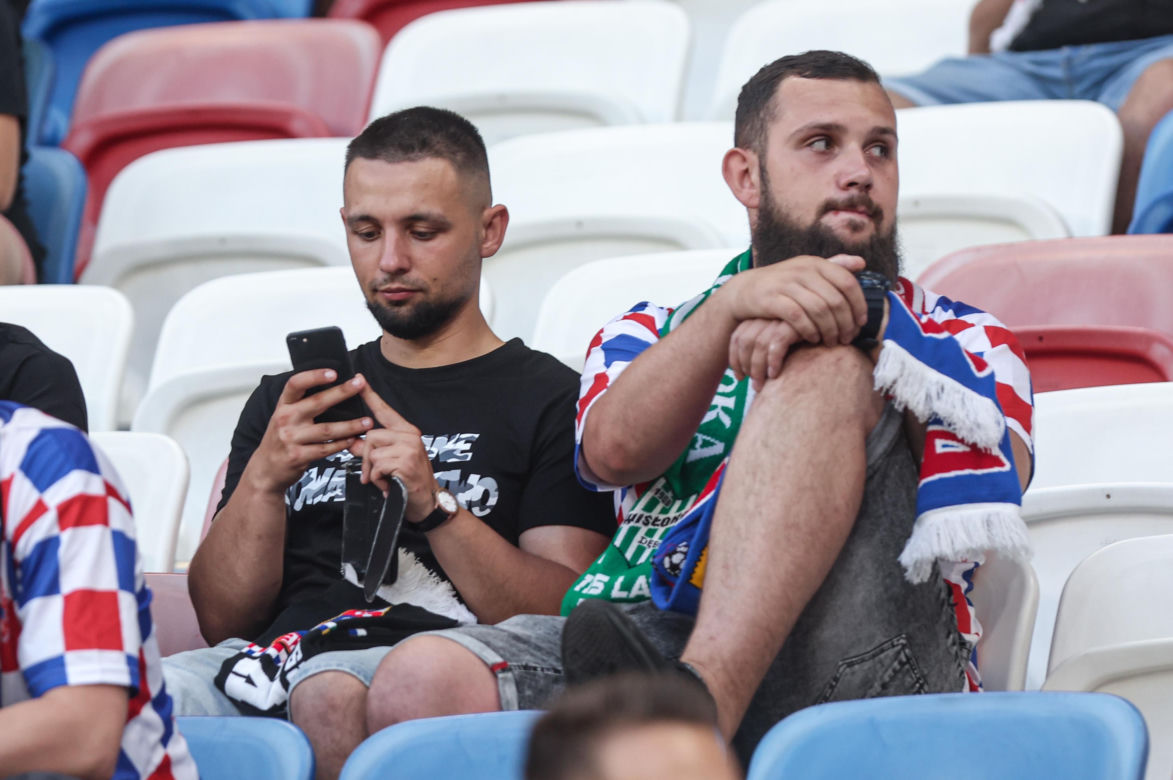 Górnik Zabrze - Termalica Nieciecza. Niesamowita atmosfera na Arenie Zabrze! Kibice Górnika dopingują swoją drużynę