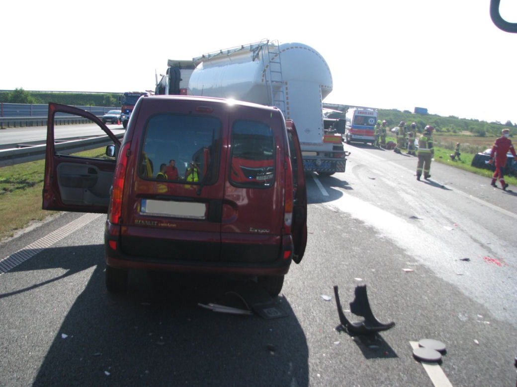 Karambol na A4. Jak 7 samochodów zablokowało całą autostradę? [ZDJĘCIA]