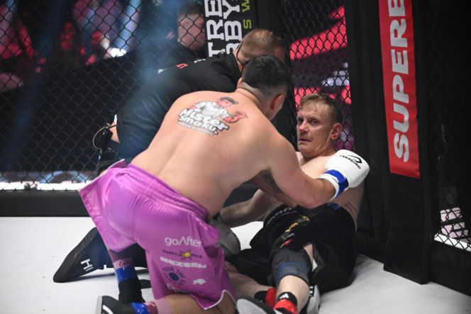 Bartosz Żukowski vel. Waldek Kiepski przegrał na gali Fame