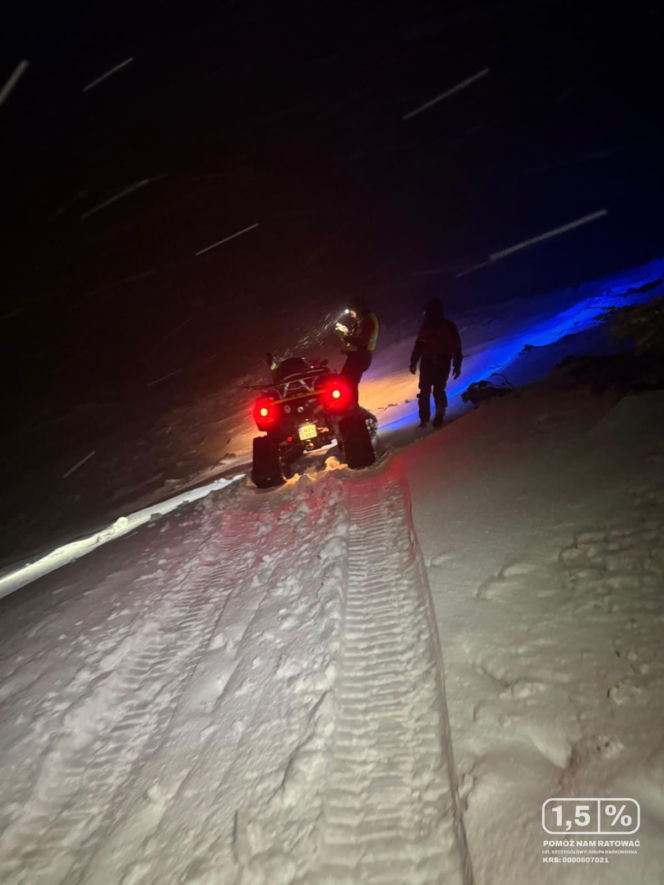 Dramatyczna akcja ratunkowa w Karkonoszach. Turysta utknął w samym środku śnieżycy!