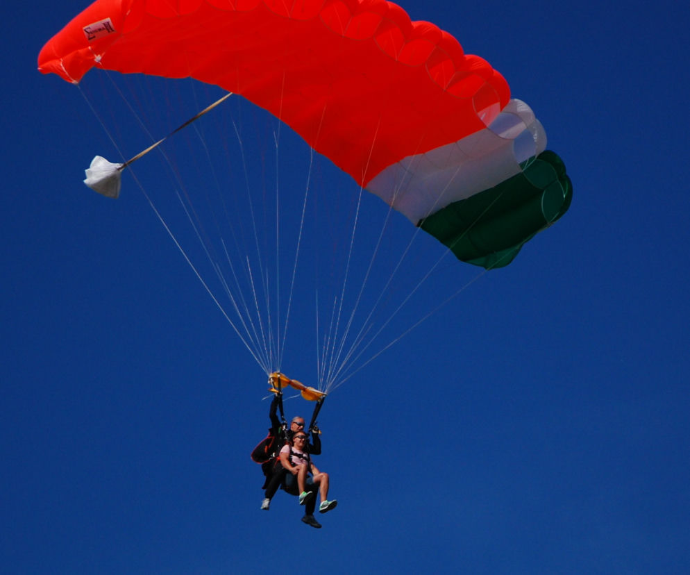 Skydive Chełm: Oderwij się od ziemi i wyskocz!