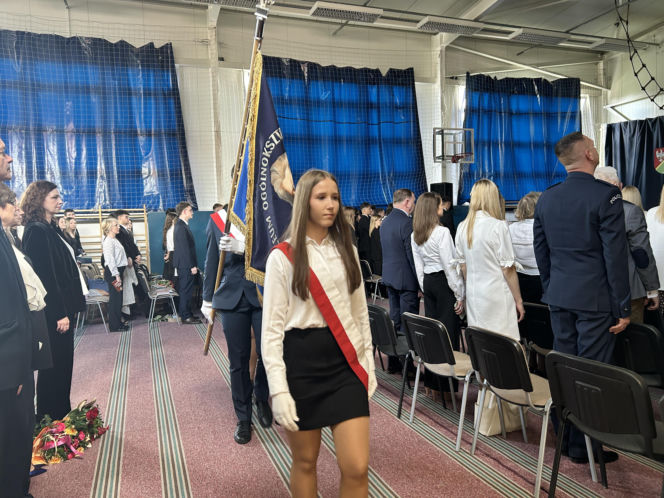 Czwartoklasiści po absolutorium. Wkrótce matury