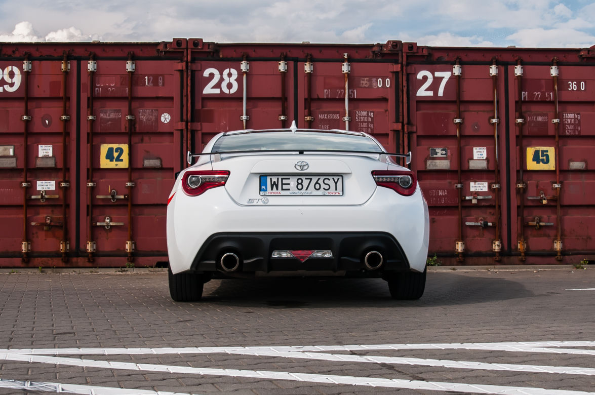 Toyota GT86 2.0 Boxer 200 KM 6MT 