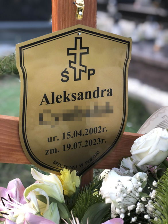 Grób Oli utonął w kwiatach. Tak bliscy pożegnali ukochaną Ksandrę