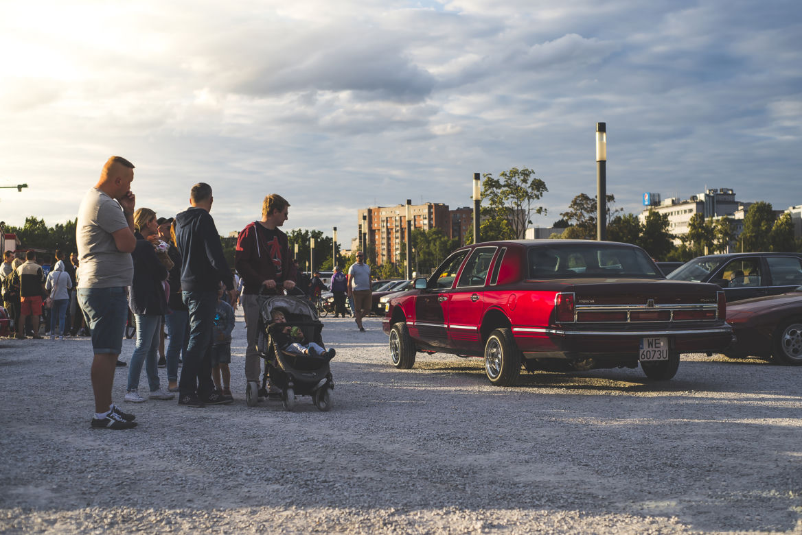 Spotkanie Youngtimer Warsaw pod PGE Narodowym