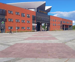 Plac przed Netto Areną przed zmianami