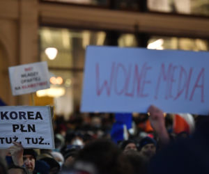Lex TVN. Protesty w obronie mediów w całej Polsce. Największy w Warszawie