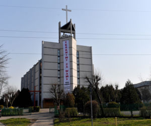 Tęsknimy za Wami - banner na kościele św. Ottona w Szczecinie