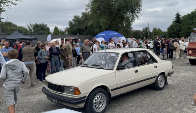 Setki klasyków i wyjątkowi goście. W Kraśniku pojawiły się gwiazdy „Zmienników”