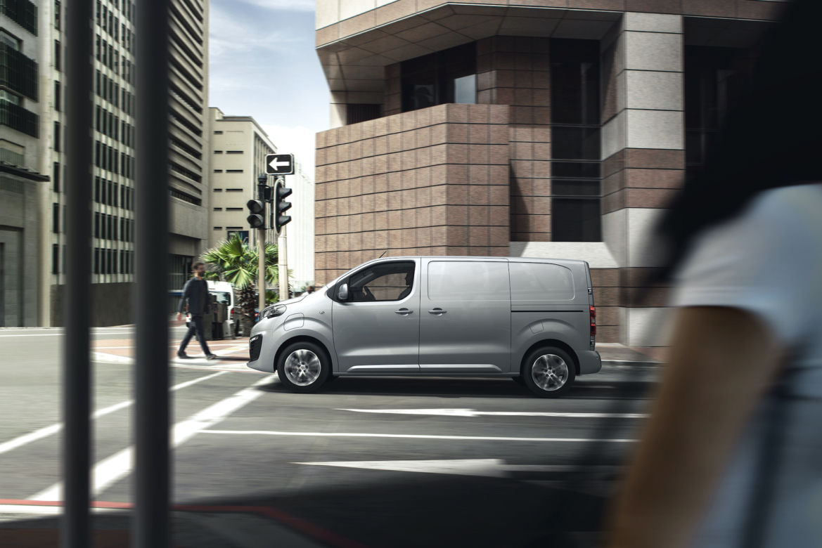 Peugeot e-Expert (2021)