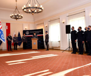 Nowi policjanci w woj. podlaskim. Ślubowanie złożyło 12 policjantów