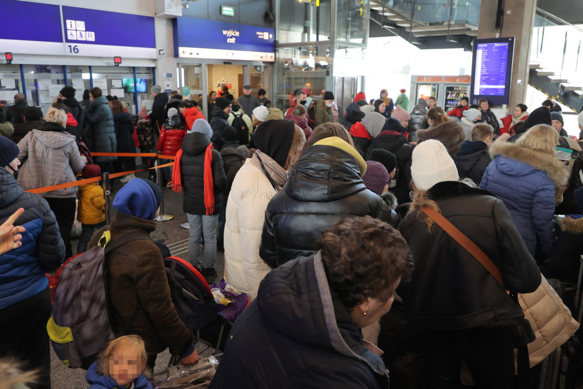 Dworzec Centralny pęka w szwach od ukraińskich uchodźców