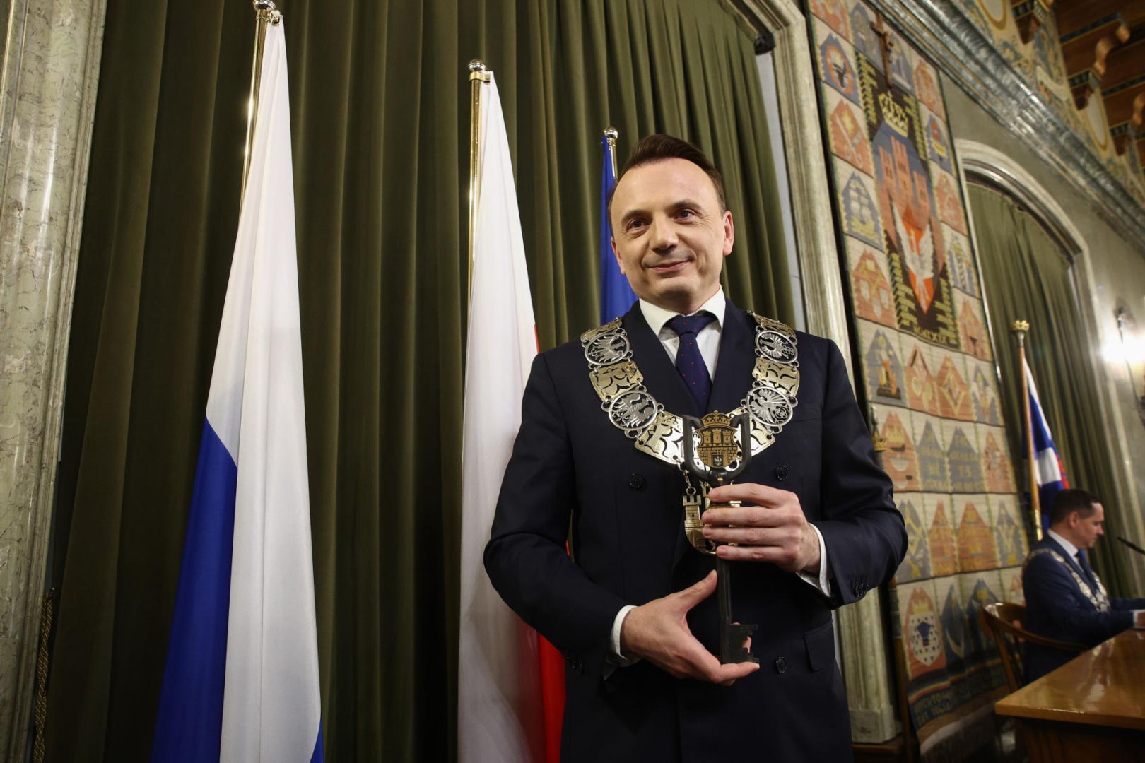 Gibała zaprzysiężony na prezydenta Krakowa. Na sali Miszalski i wyborcza rywalka [ZD…