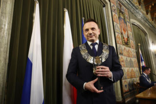 Gibała zaprzysiężony na prezydenta Krakowa. Na sali Miszalski i wyborcza rywalka [ZDJĘCIA]