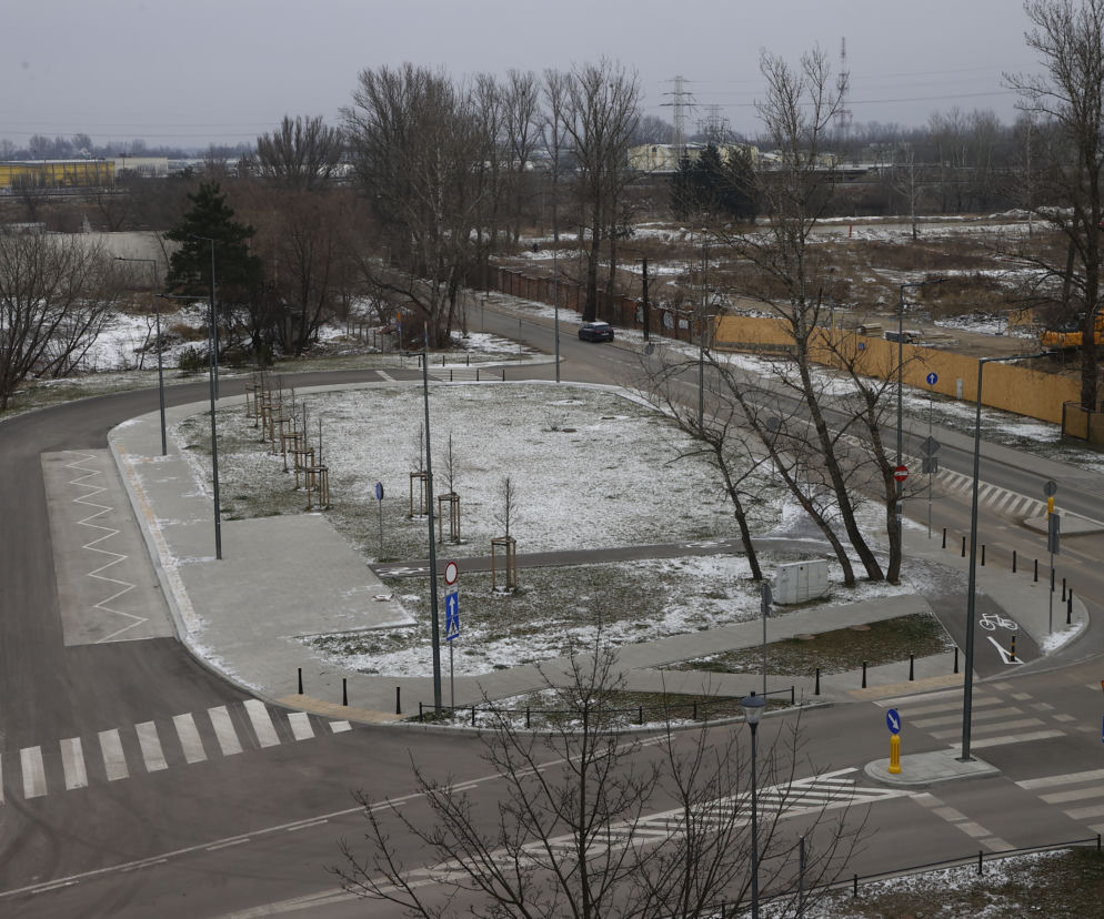 Absurd na Grochowie. Zapomnieli o wiatach, więc nie uruchomili autobusu