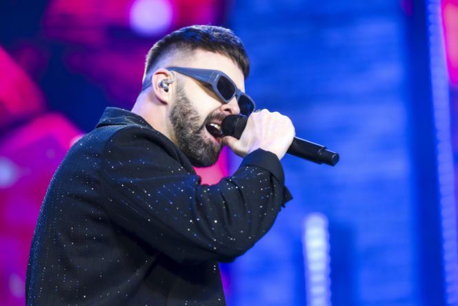 Grzegorz Hyży kiedyś i dziś. Od skromnego chłopaka z "X Factora" do ikony męskiego stylu