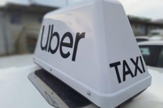 Taxi znika z ulic, a oni na tym zarabiają krocie