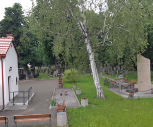 Kirkut pomalowany przez pseudo graficiarzy